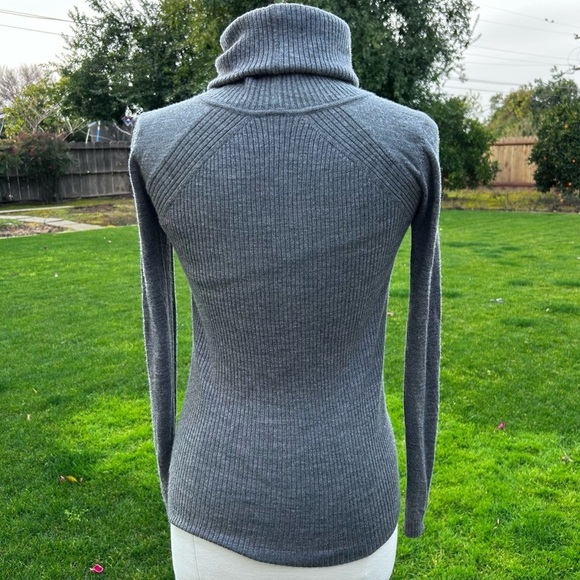 Lululemon Sweat And Savasana Sweater | Merino Wool Grey | Size 4 - Picture 13 of 16
